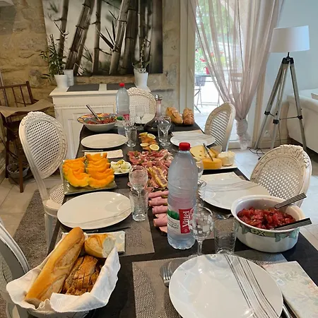 Le Bois De Bed & Breakfast Montpouillan
