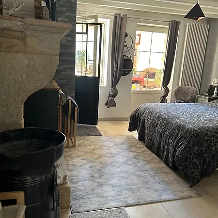 Le Bois De 住宿加早餐酒店 Montpouillan