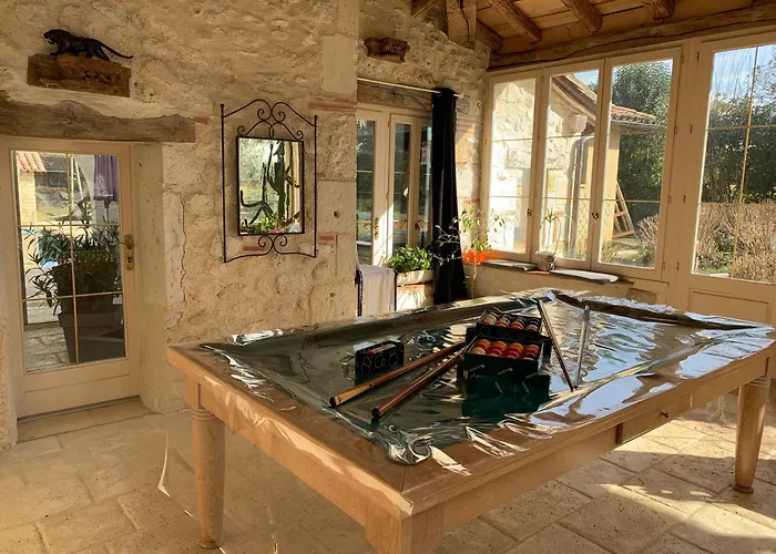 Panzió Le Bois De Montpouillan